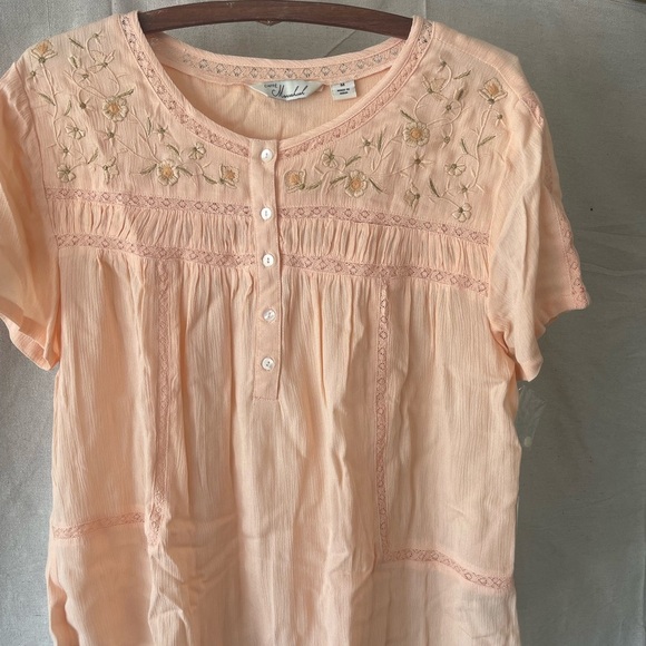 NWT Café Marrakesh Women's Smocked Peach Babydoll Blouse with Floral Embroidery - Picture 7 of 11